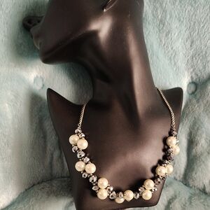 Elegant Faux Pearl and Silver Necklace